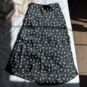 Abercrombie & Fitch Black and White Floral Midi Skirt